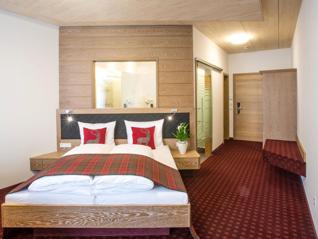 Hotel Kreuz Gaestehaus Und Lauchertbar Mit Terrasse Gammertingen Szoba fotó