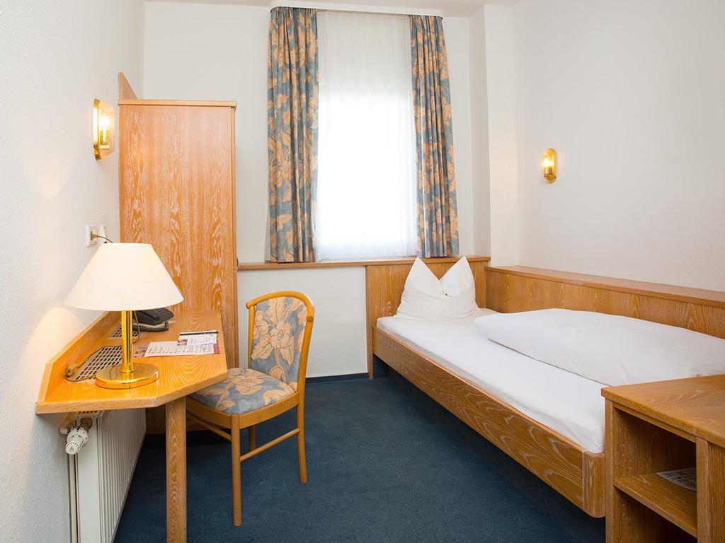 Hotel Kreuz Gaestehaus Und Lauchertbar Mit Terrasse Gammertingen Szoba fotó